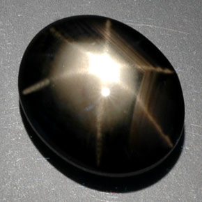Zaffiro stellato naturale nero da 9,39 ct, taglio ovale, opaco