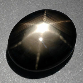 Zaffiro stellato naturale nero da 9,39 ct, taglio ovale, opaco