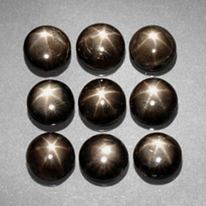 Zaffiro stellato naturale nero da  ct, taglio rotondo, opaco