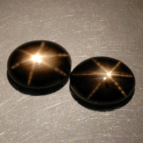 Zaffiro stellato naturale nero da  ct, taglio ovale, opaco