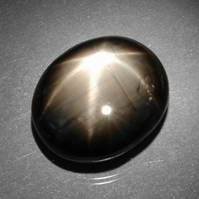 Zaffiro stellato naturale nero da 17,16 ct, taglio ovale, opaco