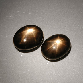 Zaffiro stellato naturale nero da  ct, taglio ovale, opaco
