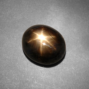 Zaffiro stellato Nero naturale da 7.46 ct, Taglio ovale, Opaco