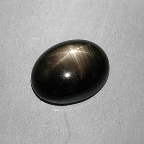 Zaffiro stellato naturale nero da 7,49 ct, taglio ovale, opaco
