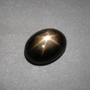 Zaffiro stellato Nero naturale da 4.30 ct, Taglio ovale, Opaco
