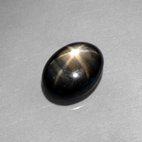 Zaffiro stellato Nero naturale da 1.93 ct, Taglio ovale, Traslucido