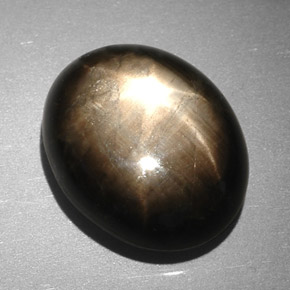 Zaffiro stellato naturale nero da 7,90 ct, taglio ovale, opaco