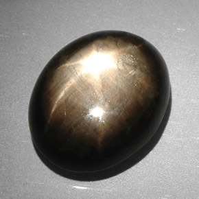 Zaffiro stellato naturale nero da 7,90 ct, taglio ovale, opaco