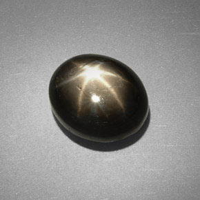 Zaffiro stellato naturale nero da 6,38 ct, taglio ovale, opaco