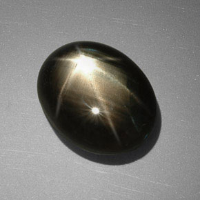 Zaffiro stellato naturale nero da 11,40 ct, taglio ovale, opaco