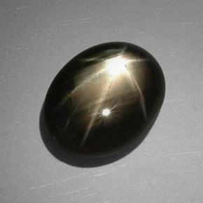 Zaffiro stellato naturale nero da 11,40 ct, taglio ovale, opaco