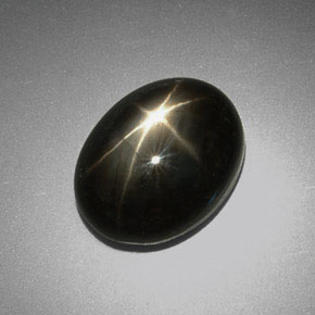 Zaffiro stellato naturale nero da 9,38 ct, taglio ovale, opaco