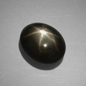 Zaffiro stellato naturale nero da 5,63 ct, taglio ovale, opaco