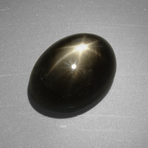 Zaffiro stellato naturale nero da 7,55 ct, taglio ovale, opaco