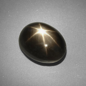 Zaffiro stellato naturale nero da 5,66 ct, taglio ovale, opaco