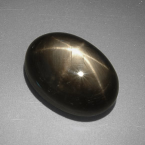 Zaffiro stellato naturale nero da 7,78 ct, taglio ovale, opaco