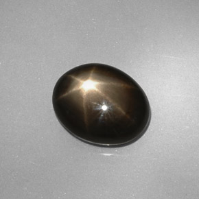Zaffiro stellato naturale nero da 4,38 ct, taglio ovale, opaco