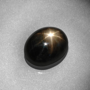 Zaffiro stellato Nero naturale da 8.13 ct, Taglio ovale, Opaco