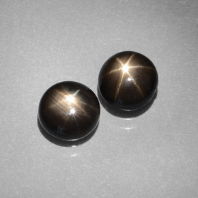 Zaffiro stellato naturale nero da  ct, taglio rotondo, opaco