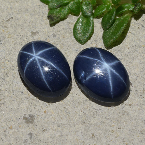 Zaffiro stellato naturale blu da 2,13 ct, taglio ovale, opaco