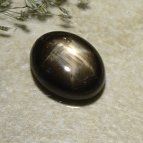 Zaffiro stellato naturale nero da 2,87 ct, taglio ovale, opaco