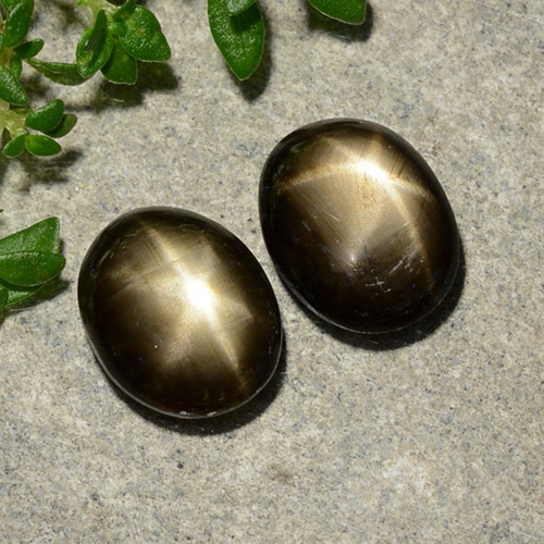 Zaffiro stellato naturale nero da 3,75 ct, taglio ovale, opaco