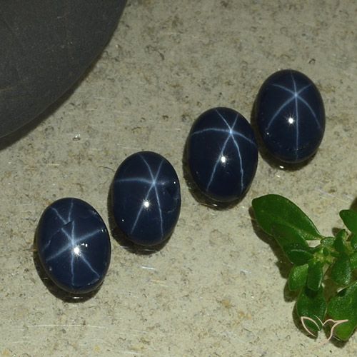 3.93ctw Naturale Blu scuro profondo Zaffiro stellato, Ovale, Opaco