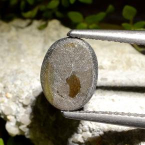 Zaffiro stellato naturale nero da 2,71 ct, taglio ovale, opaco