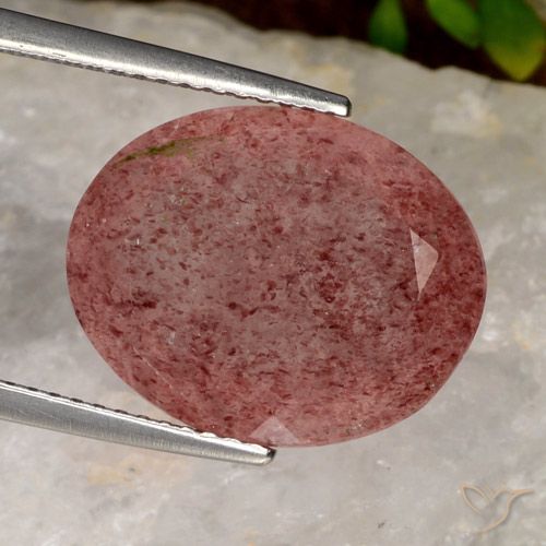 9.55ct Naturale Rosso mattone Quarzo Fragola, Ovale, Traslucido