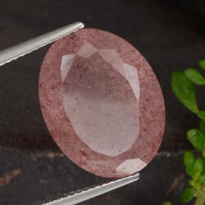 Quarzo fragola Rosa scuro naturale da 13.35 ct, Taglio ovale, Traslucido
