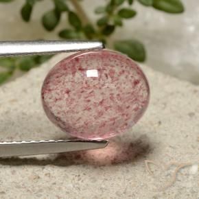Quarzo fragola Rosa medio naturale da 3.32 ct, Ovale, Traslucido