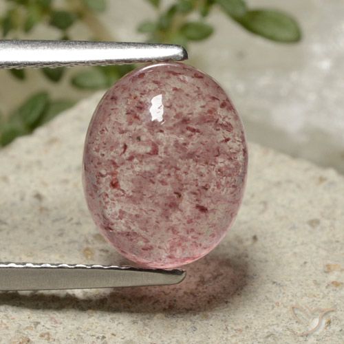3.76ct Naturale Rosa terroso Quarzo Fragola, Ovale, Traslucido