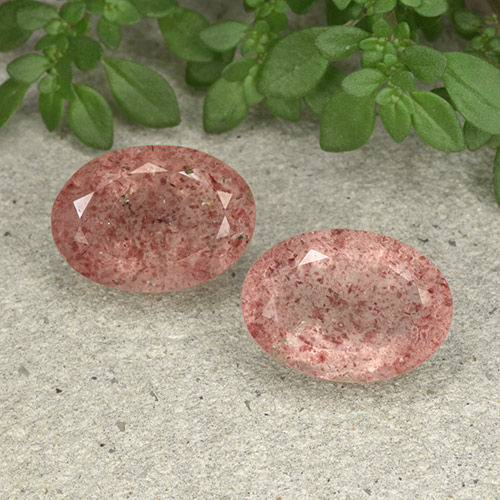 Gemme di Quarzo fragola Rosa rosa naturale da 11.96 ct, Taglio ovale, Traslucido