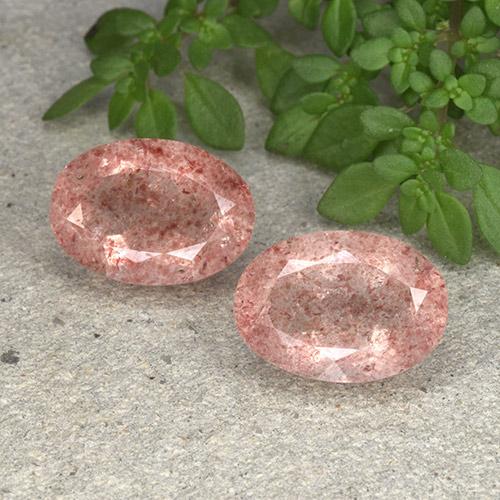 Quarzo fragola naturale rosa da 10,59 ct, taglio ovale, traslucido