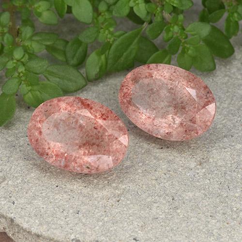 Quarzo fragola naturale rosa da 10,59 ct, taglio ovale, traslucido