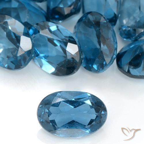 0.91ct Naturale Blu London Topazio, Ovale, VVS-VS