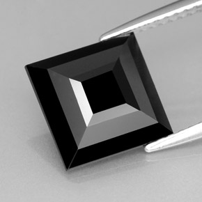 Tormalina naturale nero da 3,06 ct, quadrato, opaco