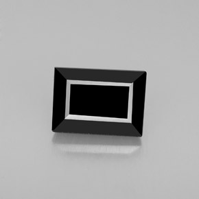 Tormalina naturale nero da 1,69 ct, baguette, opaco