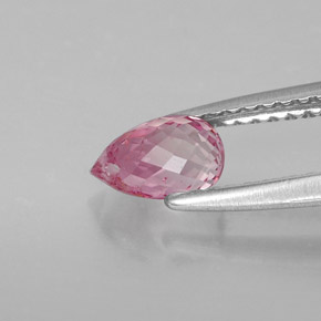 Tormalina naturale rosa da 0,74 ct, briolette, VS