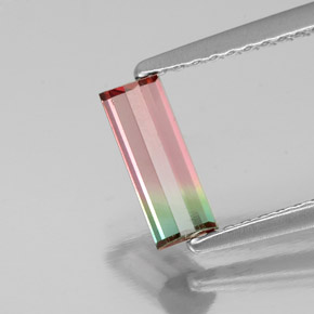 Tormalina naturale multicolore da 0,68 ct, baguette, VS
