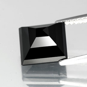 Tormalina naturale nero da 3,31 ct, quadrato, opaco