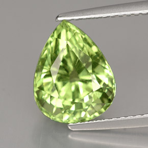 Granato Tsavorite Verde naturale da 4.95 ct, Forma a pera, VS