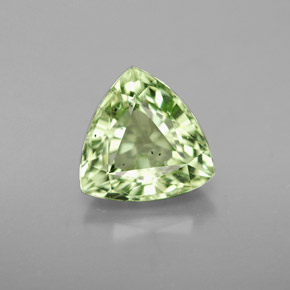 Granato tsavorite naturale verde da 2,56 ct, trillion, VS