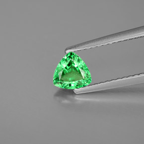 Granato tsavorite naturale verde da 0,57 ct, trillion, VS