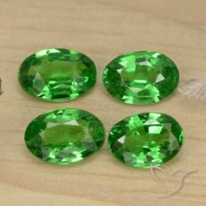 Gemme di Granato Tsavorite Luminoso verde foresta naturale da 1.65 ct, Ovale, VS