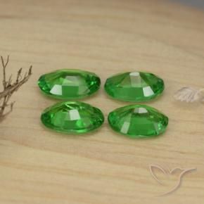 Gemme di Granato Tsavorite Luminoso verde foresta naturale da 1.65 ct, Ovale, VS
