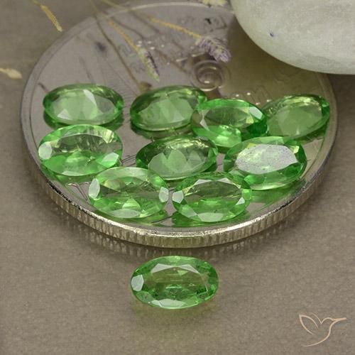 Gemme di Granato Tsavorite Luminoso verde foresta naturale da 2.27 ct, Ovale, VS