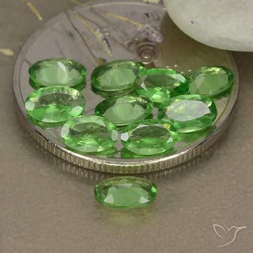 Gemme di Granato Tsavorite Luminoso verde foresta naturale da 2.27 ct, Ovale, VS