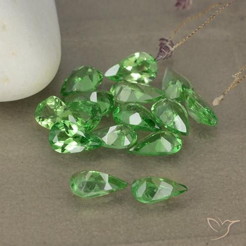 Gemme di Granato Tsavorite Verde medio naturale da 2.78 ct, Forma a pera, VS