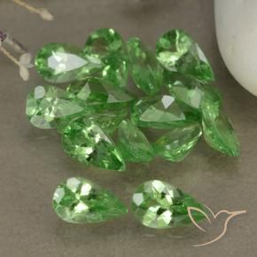 Gemme di Granato Tsavorite Verde medio naturale da 3.30 ct, Forma a pera, VS